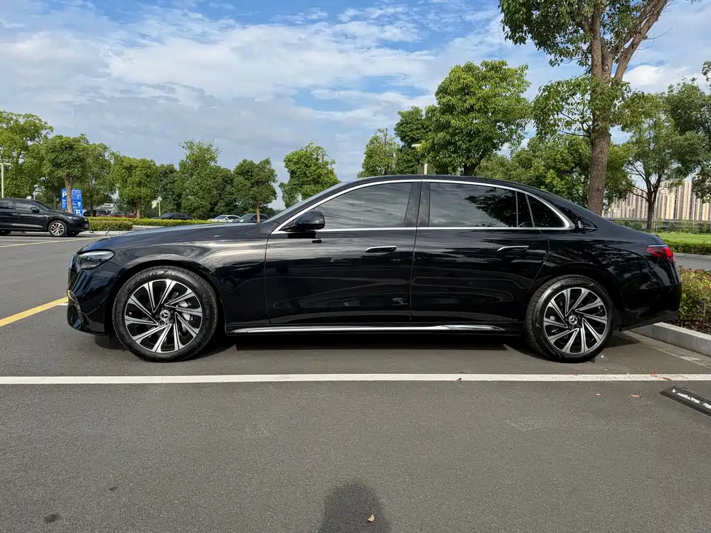 Mercedes-Benz E-Class 2025