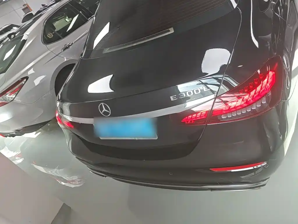 Mercedes-Benz E-Class 2023