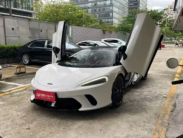 McLaren GT 2023