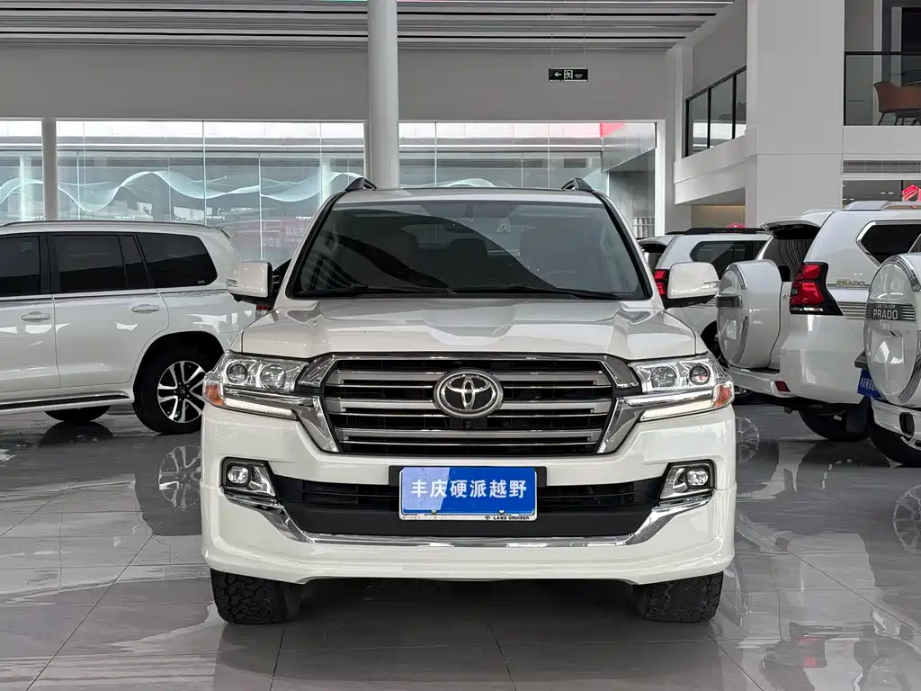 Toyota Land Cruiser 2018 — фото 2