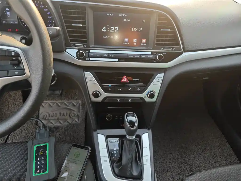 Hyundai Elantra 2019 — фото 10