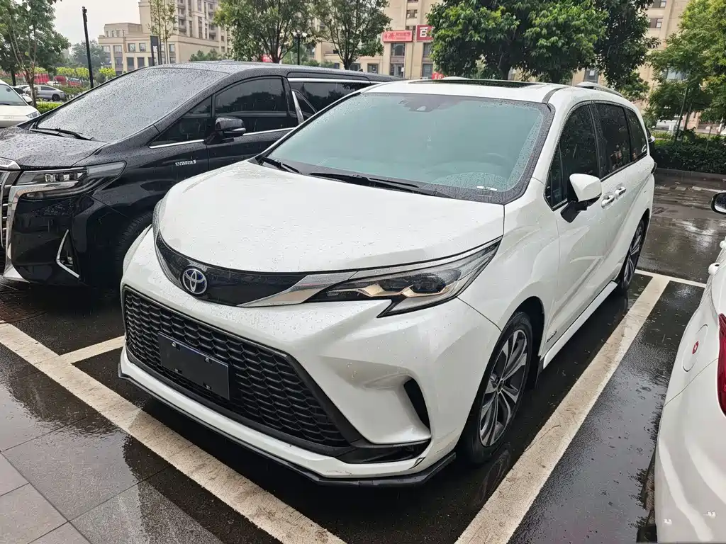 Toyota Granvia 2023