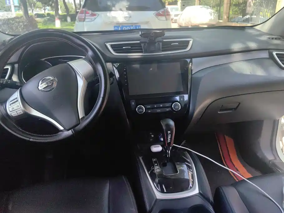 Nissan X-Trail 2015 — фото 12