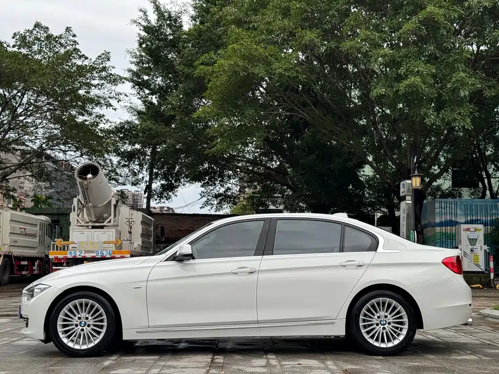 BMW 3 Series 2015
