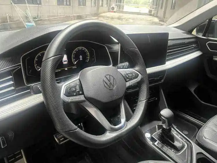 Volkswagen Tiguan L 2024