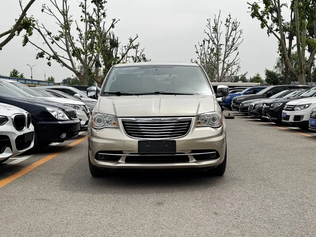 Chrysler Grand Voyager 2016 — фото 4