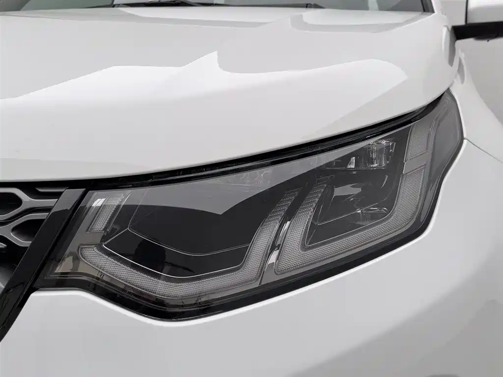 Land Rover Discovery Sport 2022 — фото 7