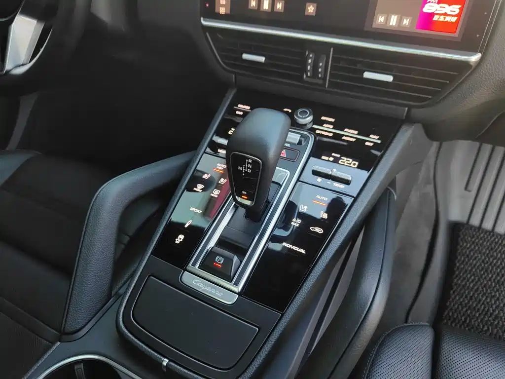 Porsche Cayenne 2021 — фото 12