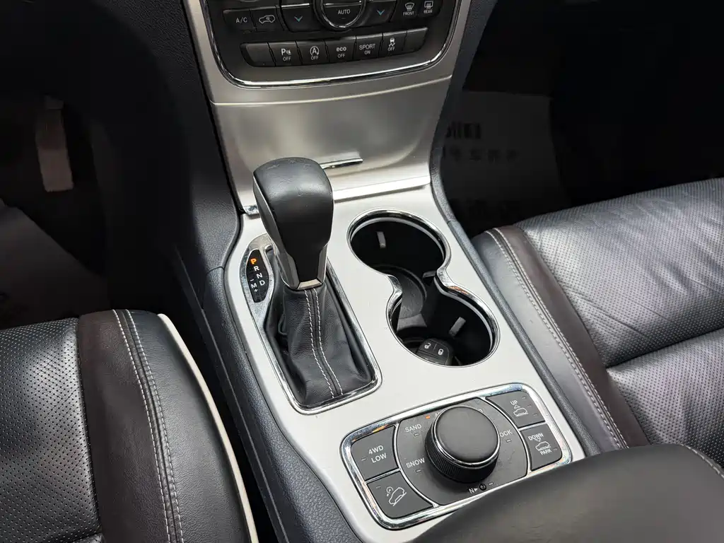 Jeep Grand Cherokee 2016 — фото 17