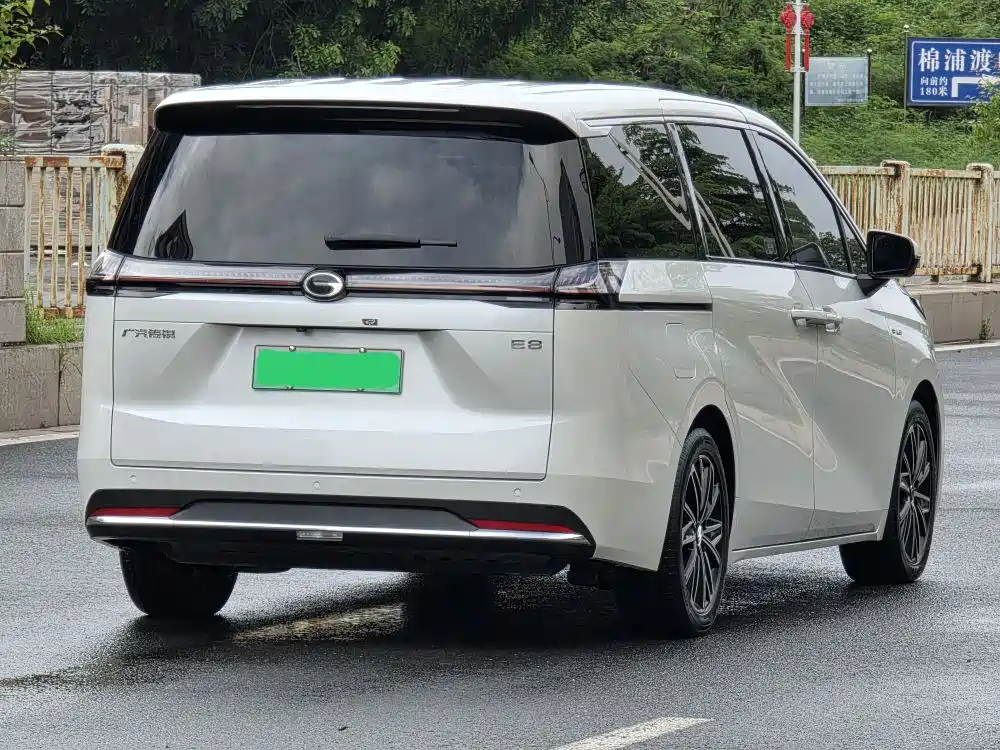 GAC Motor E8 PHEV 2023 — фото 11