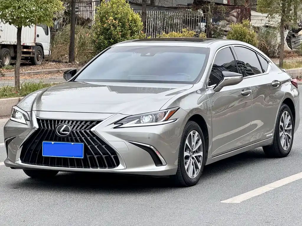 Lexus ES 2024 — фото 1