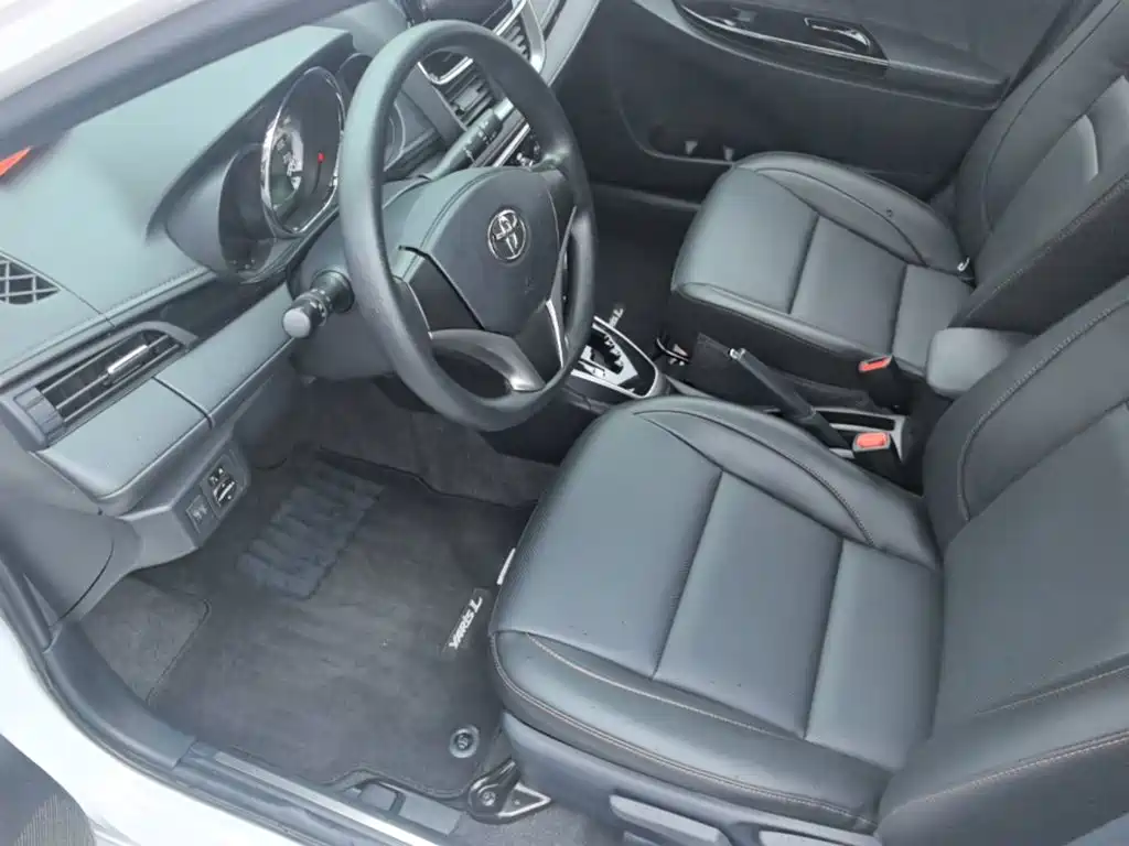 Toyota Yaris L 2020 — фото 16