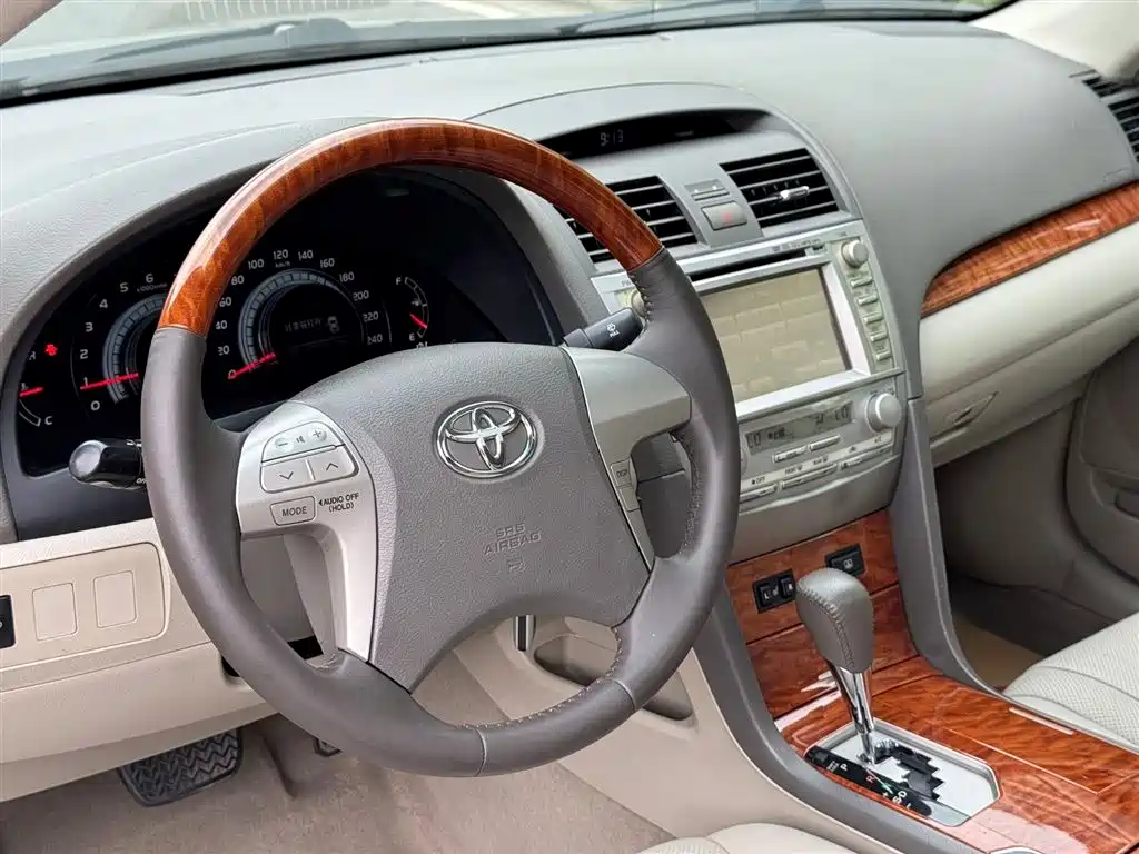 Toyota Camry 2008 — фото 6