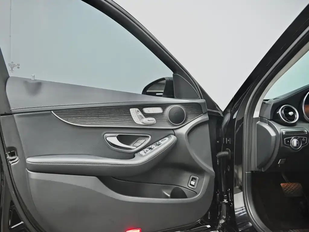 Mercedes-Benz C-Class 2021 — фото 17