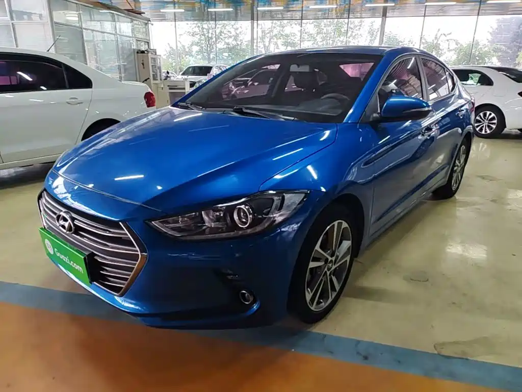 Hyundai Elantra 2018 — фото 2