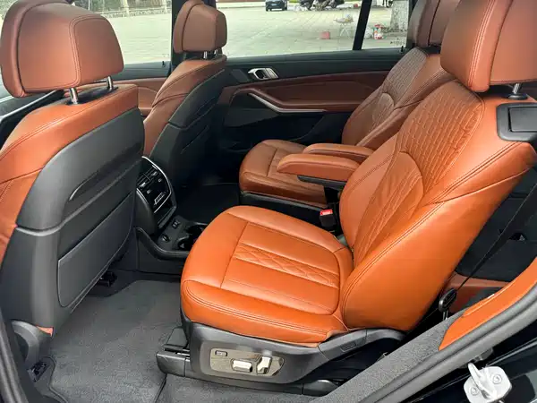 BMW X7 2021