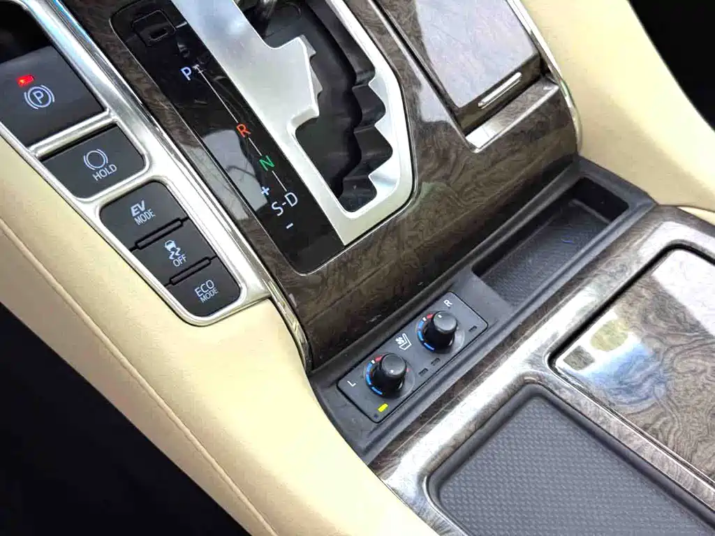 Toyota Alphard 2021