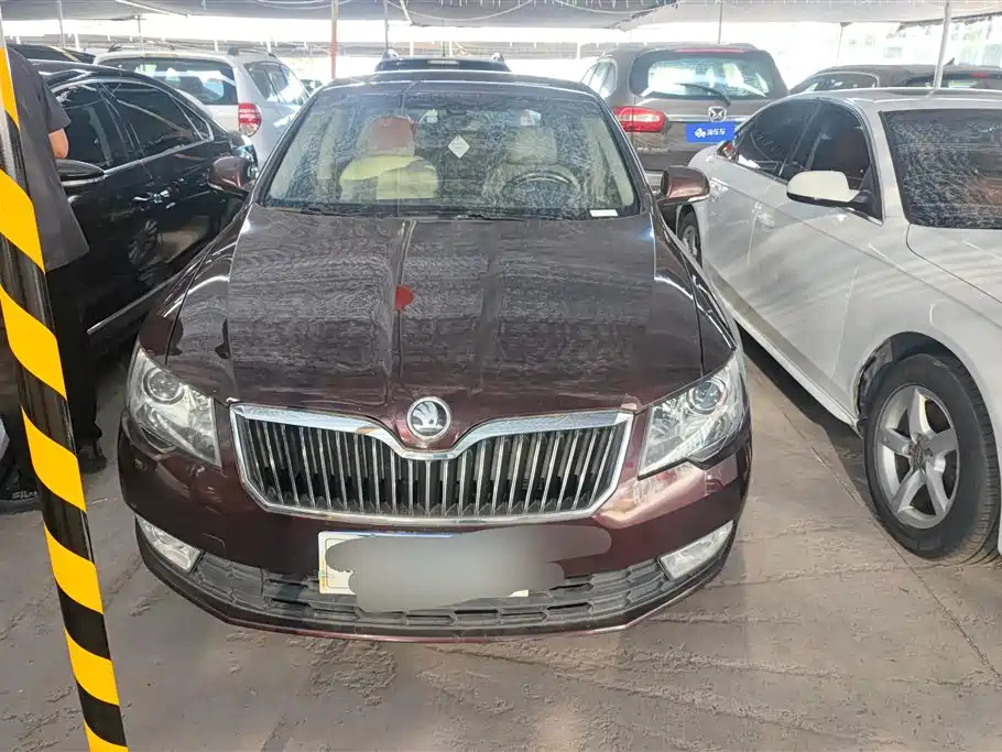 Skoda Superb 2015 — фото 2