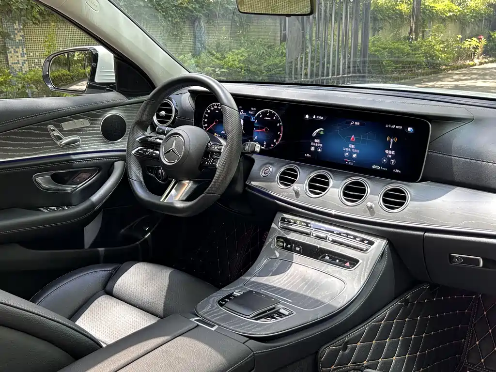 Mercedes-Benz E-Class 2022 — фото 12