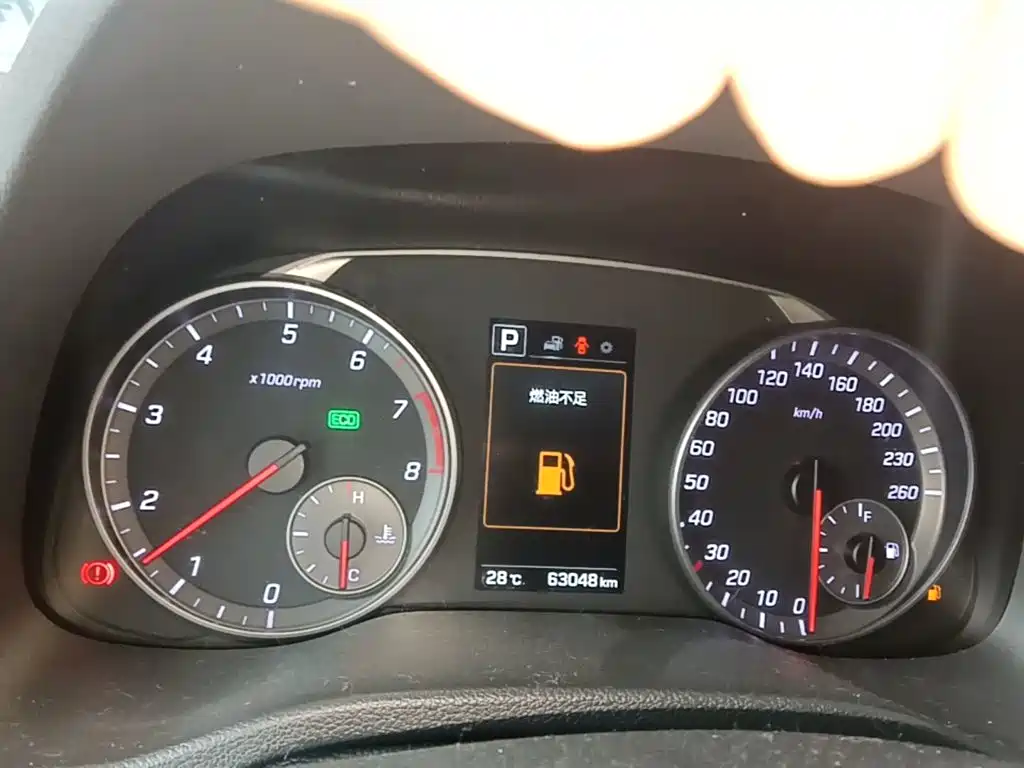 Hyundai Elantra 2018 — фото 12