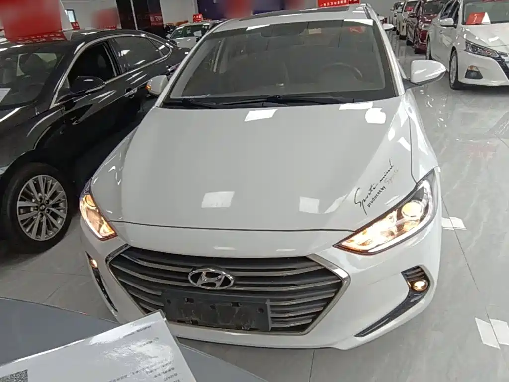 Hyundai Elantra 2018 — фото 3