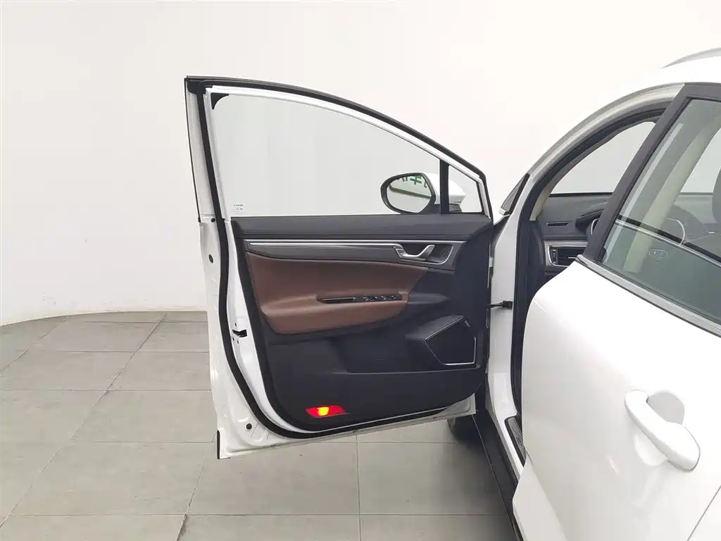 Geely Emgrand GS 2016 — фото 8