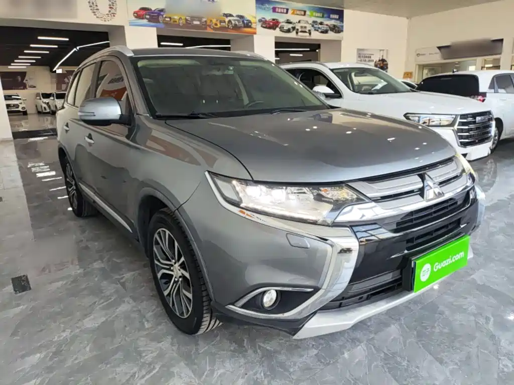 Mitsubishi Outlander 2016 — фото 22
