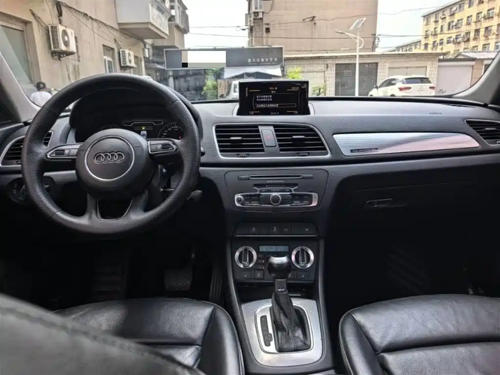 Audi Q3 2015 — фото 4