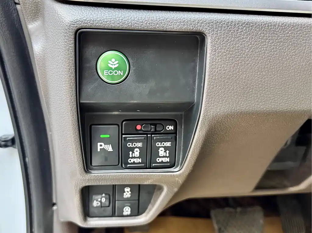 Honda Odyssey 2018 — фото 13