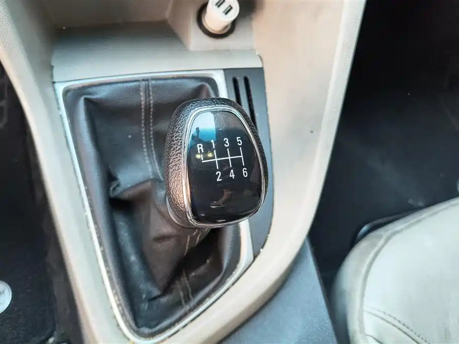 Buick Excelle 2019 — фото 16
