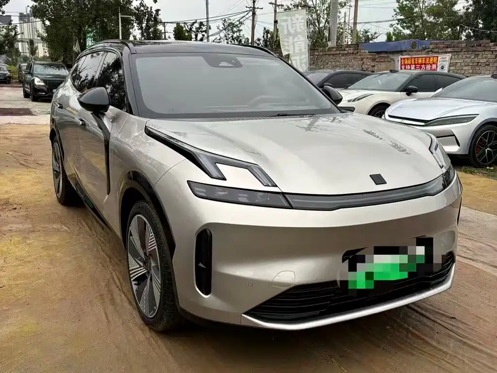 Lynk & Co 08 EM-P 2024