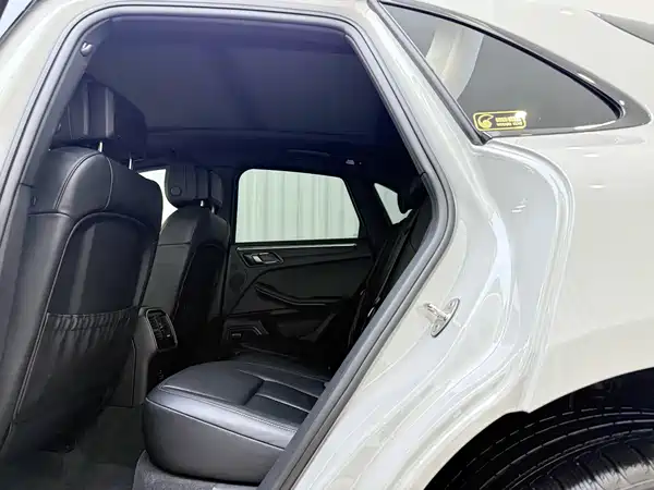 Porsche Macan 2024