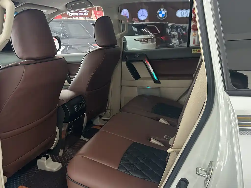 Toyota Prado 2019 — фото 13