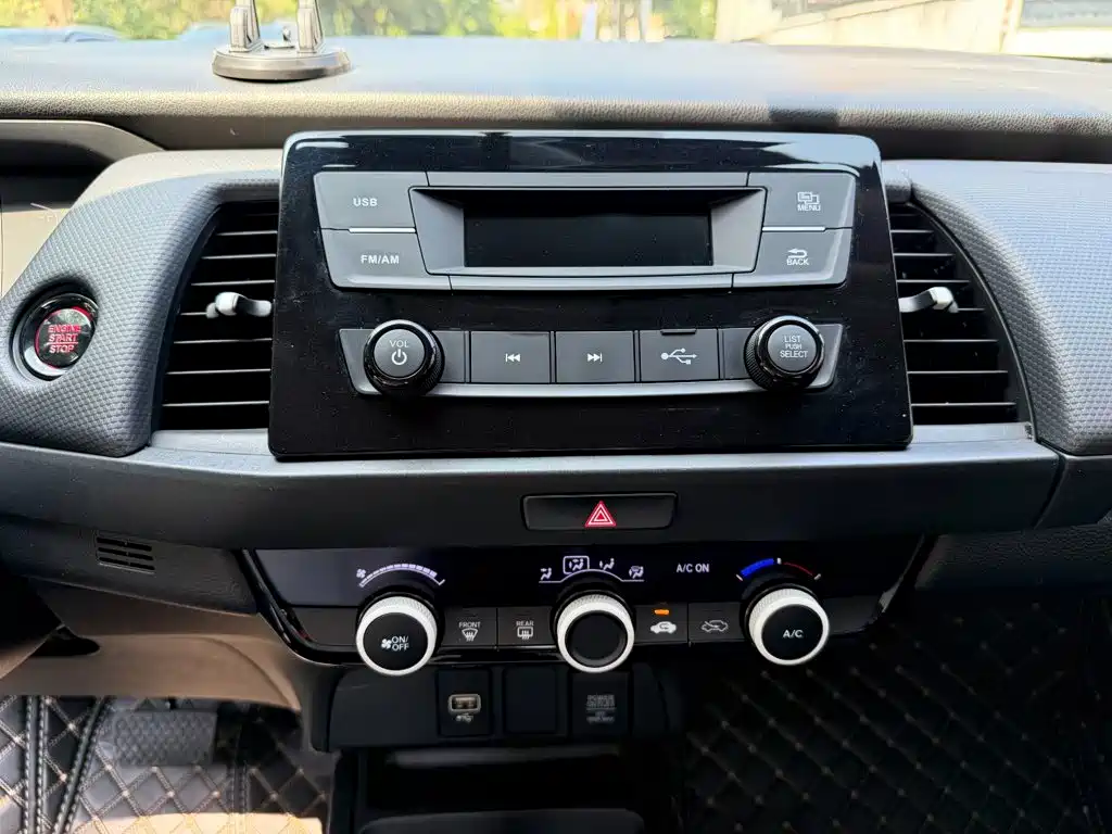 Honda Fit 2023 — фото 10