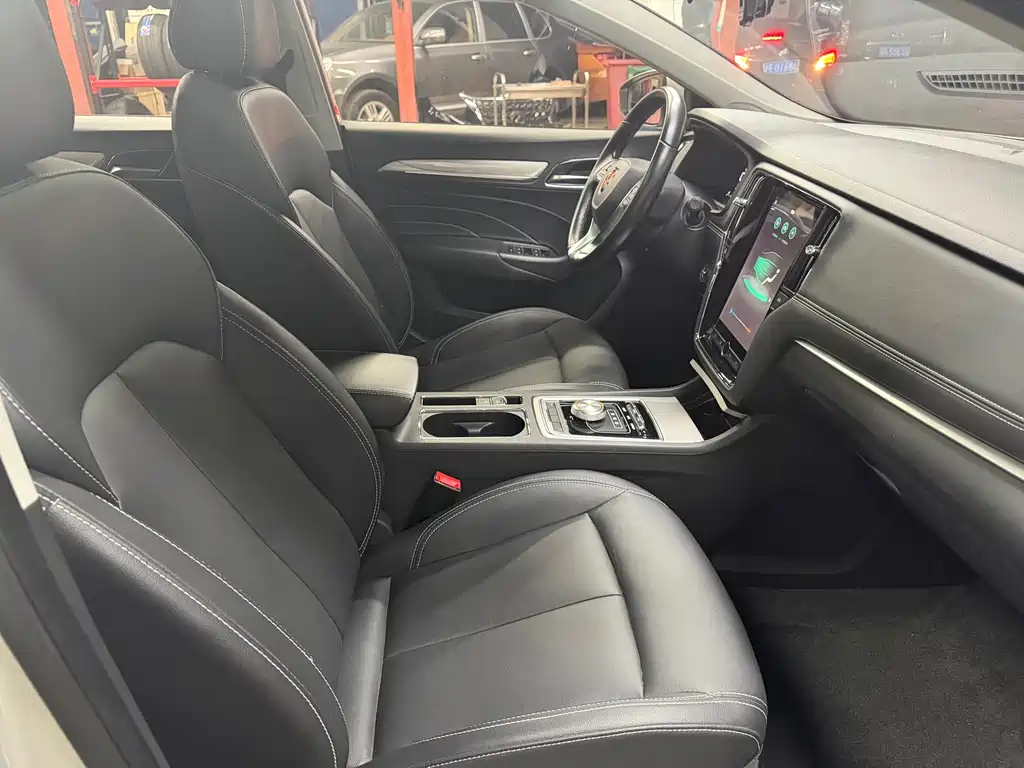 Roewe i6 New Energy 2018 — фото 8
