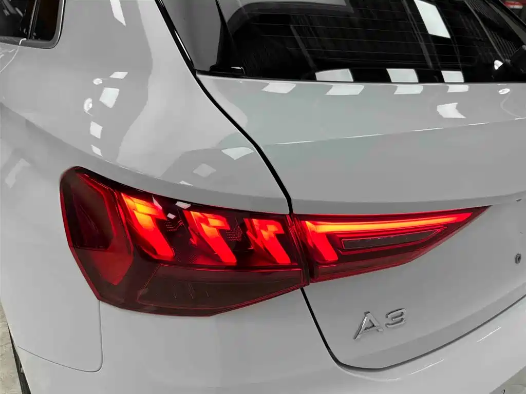 Audi A3 2023 — фото 19