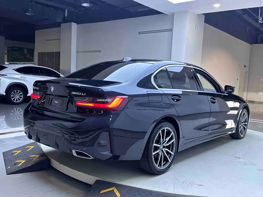 BMW 3 Series 2023