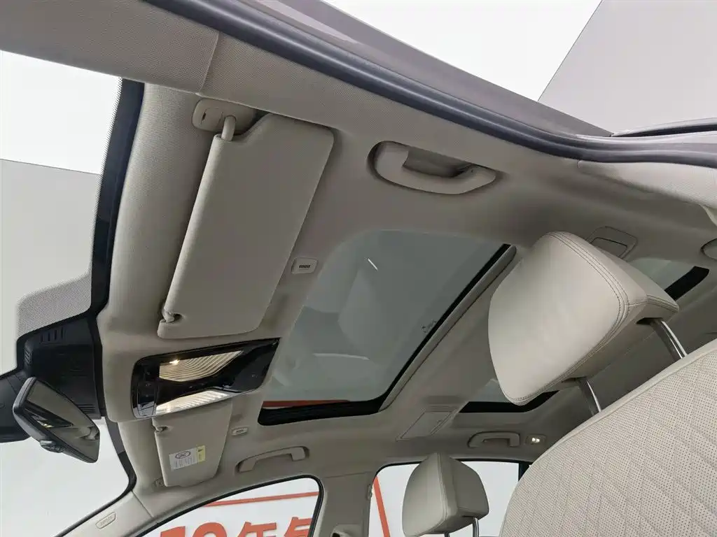 BMW 5 Series New Energy 2018 — фото 14