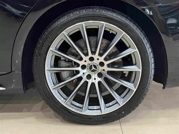 Mercedes-Benz S-Class 2024