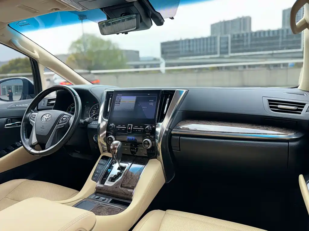 Toyota Vellfire 2022 — фото 16