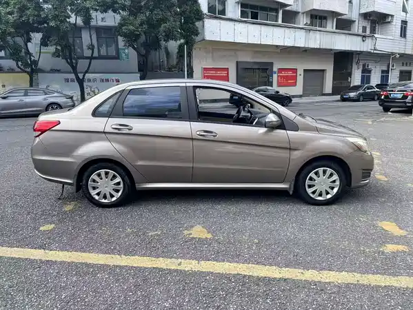 BAIC Motor E Series 2014