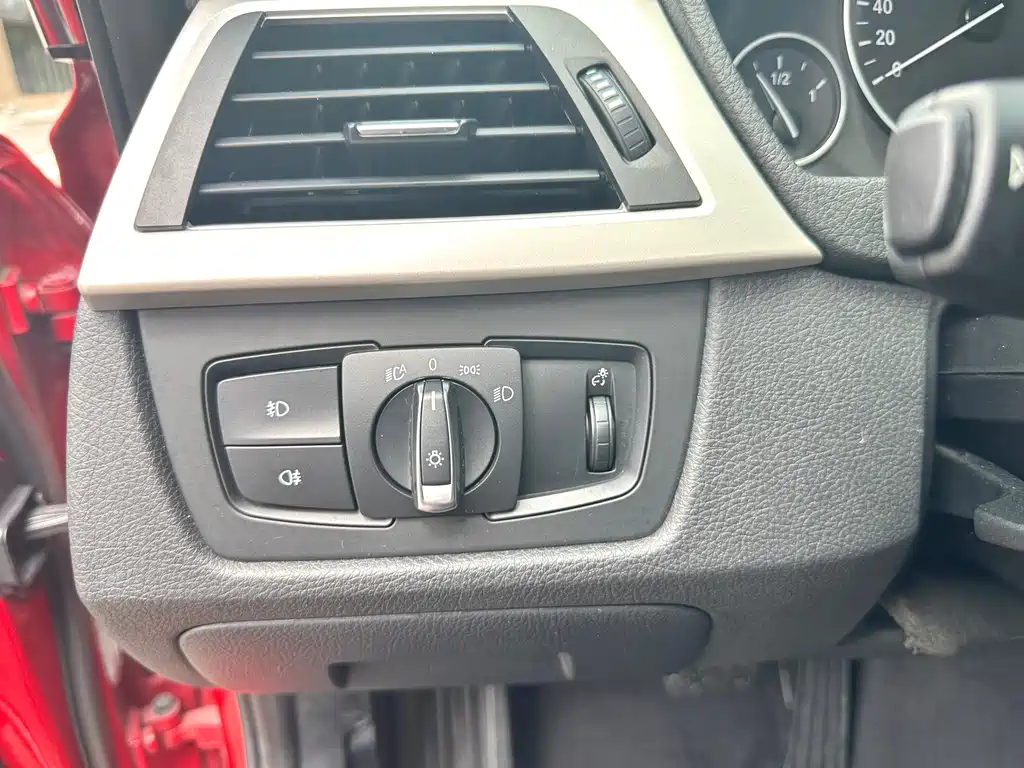 BMW 3 Series 2014 — фото 10