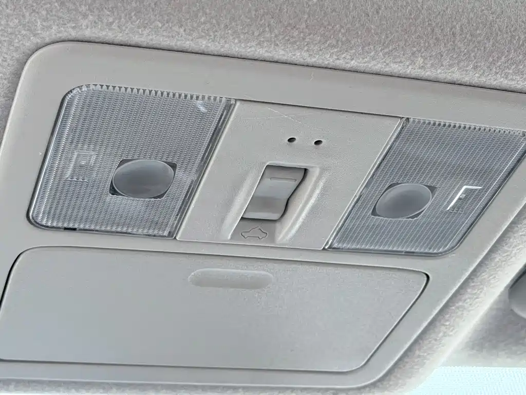 Nissan Tiida 2017 — фото 20