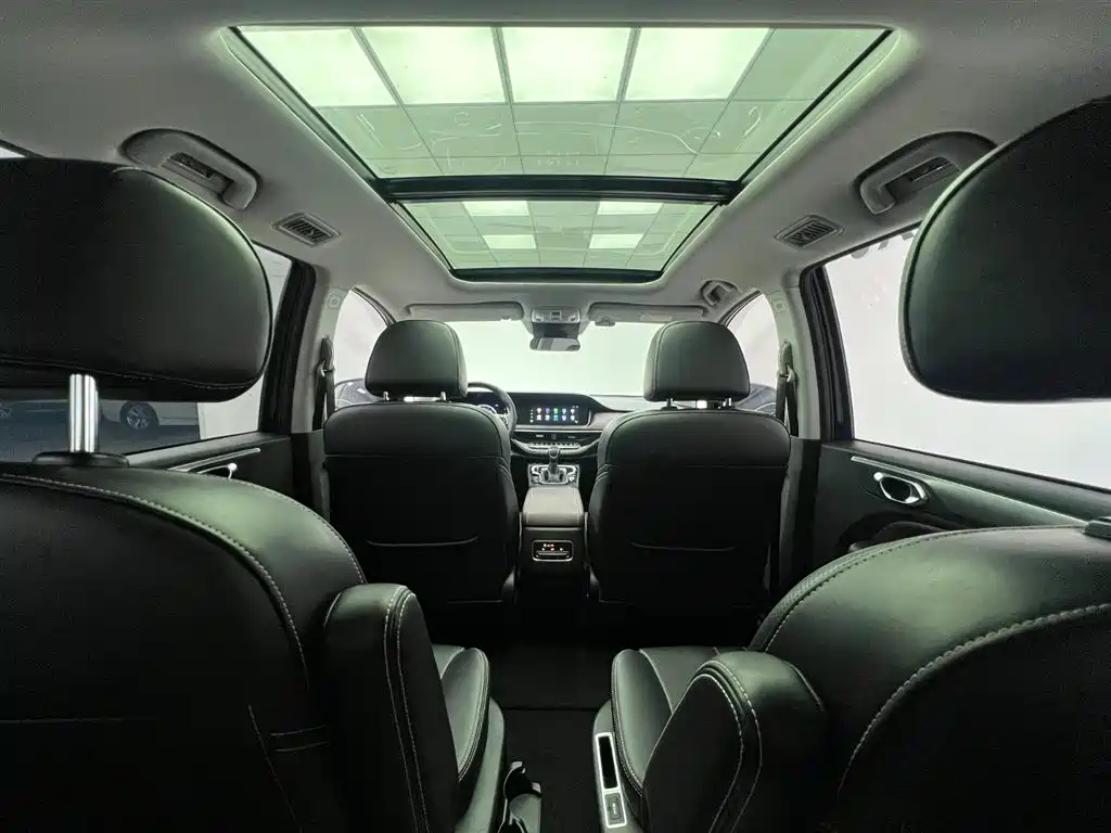 GAC Motor Trumpchi M6 2022 — фото 11