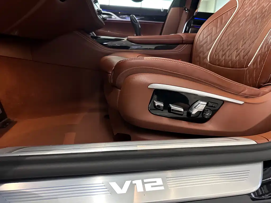 BMW 7 Series 2021 — фото 12