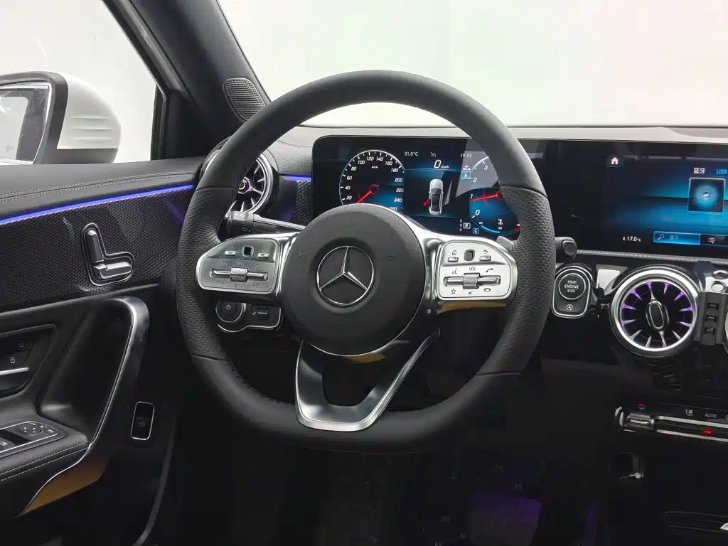 Mercedes-Benz A-Class 2023 — фото 21