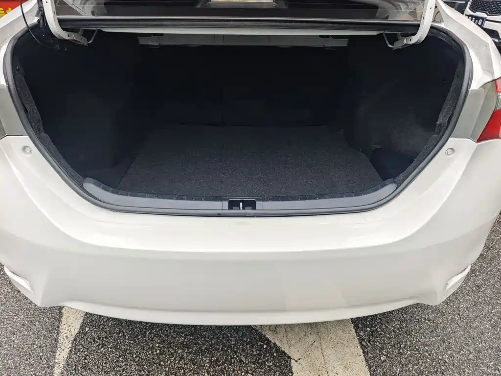 Toyota Corolla 2017 — фото 21