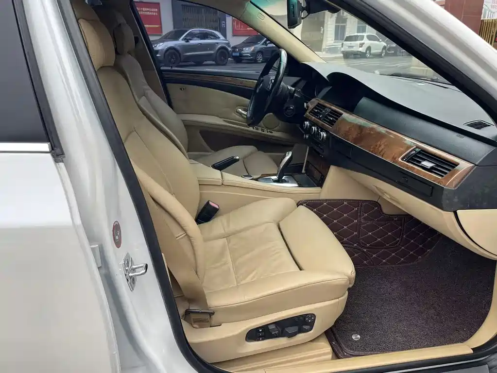 BMW 5 Series 2008 — фото 10