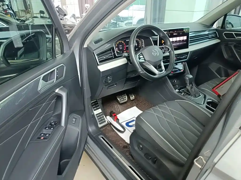 Volkswagen Tiguan L 2022 — фото 16