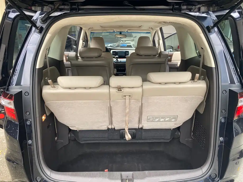 Honda Odyssey 2016 — фото 15